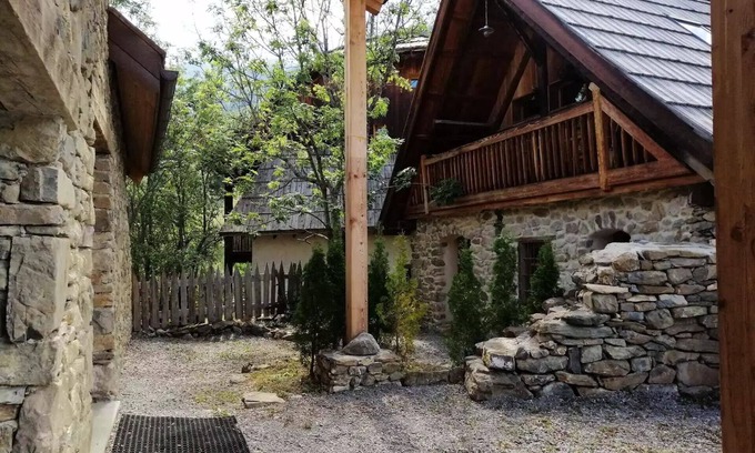 Pra Loup Ski Chalet | Residence Hameau Du Clos Sorel - Small and small mazot for 5 people, located in a mountain hamlet in Pra Loup
