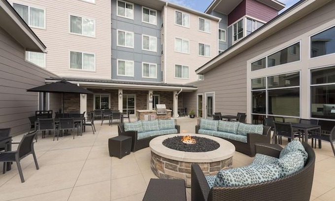 East Paris Hotel | Residence Inn by Marriott Grand Rapids Airport