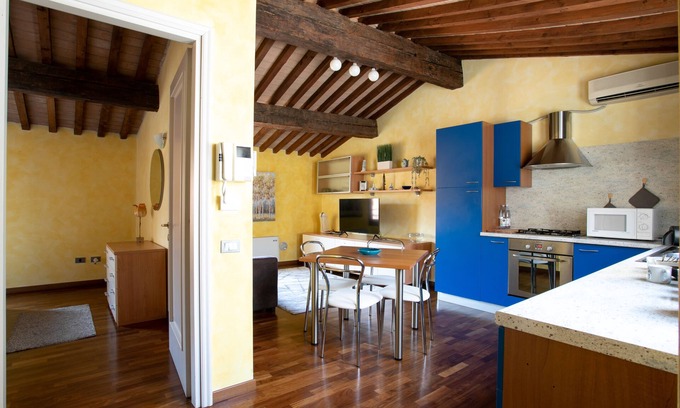 Historic Centre Apartment | Residence of the Fruits-The Cedar- bright apartment a stone's throw from the squares!