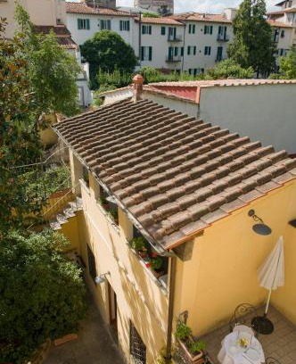 Sant' Ambrogio Bed & Breakfast | Residenza Il Villino B&B