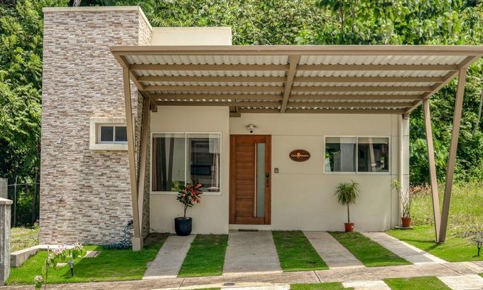 Jaco House | Resort home near the beach with private pool, tennis, Ping-Pong, gym, W/D