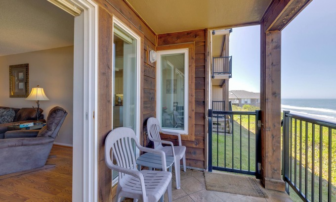 Lincoln Beach Condo | Resort Lincoln Condo w/Ocean Views & Pool Access!