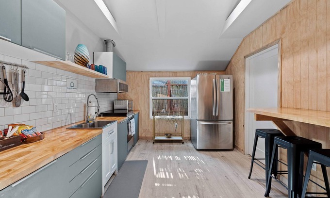 Stockton Hotel | Resort Perks: 10 beds, Beach Hou.se, deck & kitchen