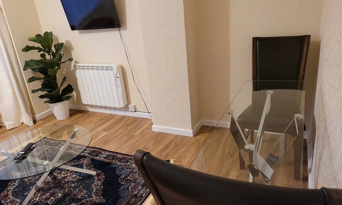 Reading House | Rest & Relax Apartment