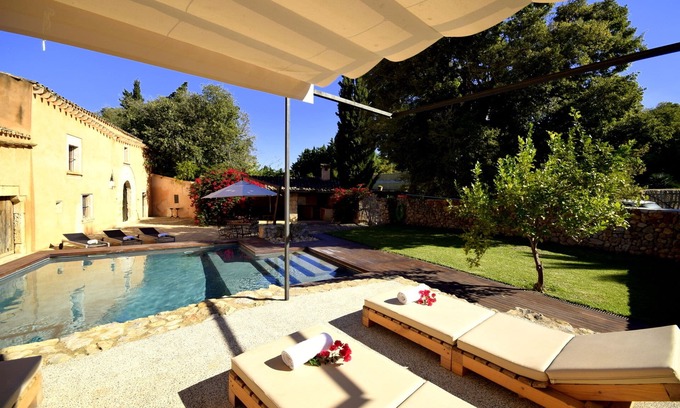 Buger House | Restored finca with modern elements, air conditioning & pool, beach at 10 KM