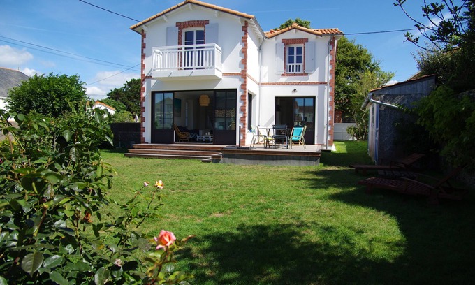 Prefailles House | Restored house in the heart of the village and 150m from the beaches and shops