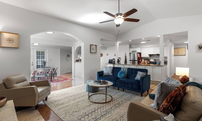 Albuquerque House | Retreat by Balloon Fiesta Park | Firepit, Gourmet Coffee & Private Outdoor Lounge