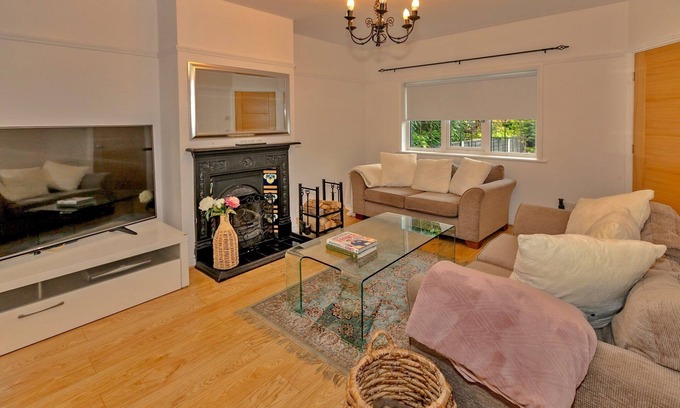 Solihull House | Retreat in Solihull near NEC Birmingham