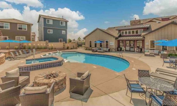 Rustic Hills Apartment | Retreat with Resort like amenities | King bed | 2 Queen beds | Fast Wi-Fi | Sleeps 7