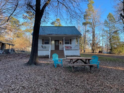 Avinger House | Retro Retreat