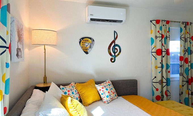 Coalinga House | Retro Rhythm Hideaway