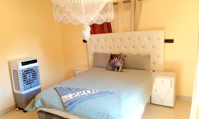 Livingstone Apartment | Rhythm of local life 2-bedroom apartment with AC in Livingstone