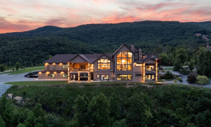 Gatlinburg - Pigeon Forge House | Rhythm & Views | 15,000 Sq Ft Luxury Estate w/Karaoke Studio, Swim Spa, Theater & Epic Views
