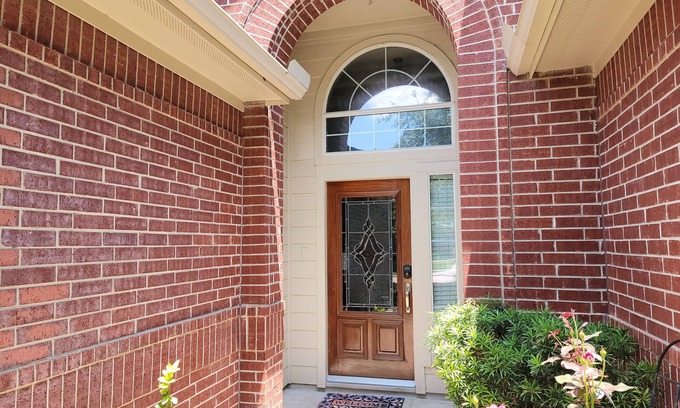 Clodine House | Richmond Retreat 1 story w/backyard patio and playset near 99& Westpark Tollway