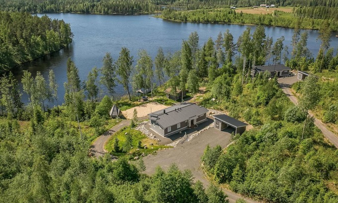 Hirvensalmi House | Riemukaari by Interhome