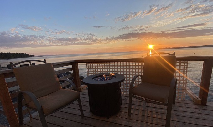 Birch Bay House | Right on the beach! Gorgeous views, kayaks, full kitchen, miles of tideflats!