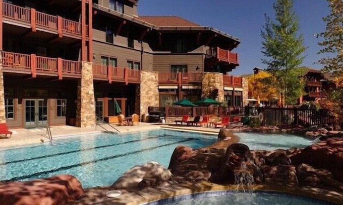 Aspen Apartment | Ritz Aspen - Mar 9-16 ‘24 available
