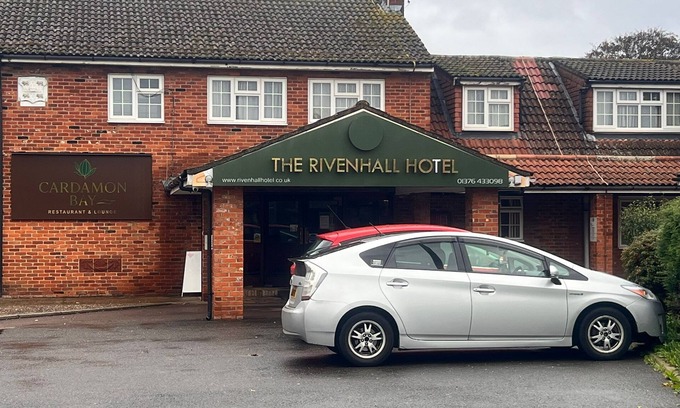 Cole Green Hotel | Rivenhall End Hotel