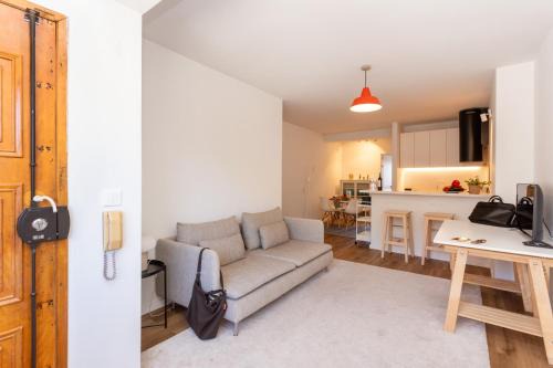 Cacilhas Apartment | River Breeze in Almada Velha