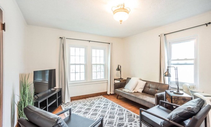 Sioux Falls Apartment | River City Retreat - Sioux Falls Luxury Retreat