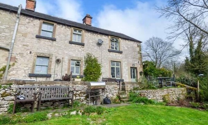 Youlgreave Cottage | RIVER COTTAGE, pet friendly, character holiday cottage in Youlgreave