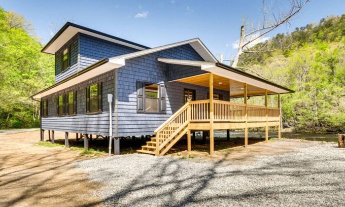 Tellico Plains Cabin | River Escape River Front Cabin