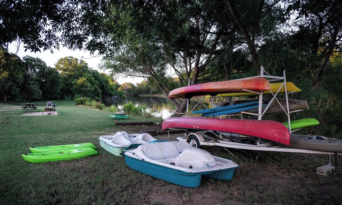 Brownwood House | River Front Get Away