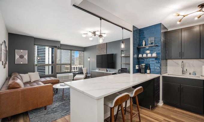 Near North Side Apartment | River North Chicago Chic w/King Bed - Lake & Skyline Views