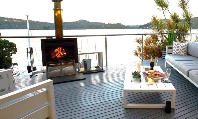 Bar Point House | river specials .DYARUBBIN. fireside living HAWKESBURY RIVER spectacular views