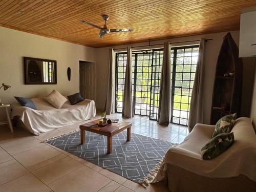 Maun House | River view cottage on the outskirts of Maun