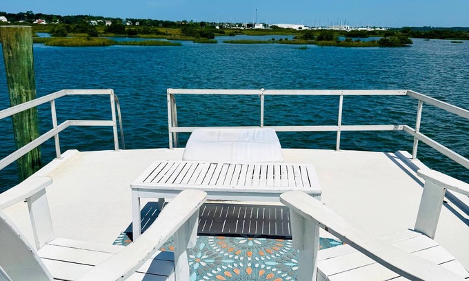 St. Augustine Boat Rental | River View Houseboat in Downtown St.Augustine