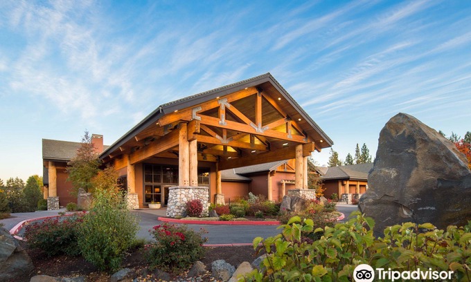 Orchard District Hotel | Riverhouse on The Deschutes