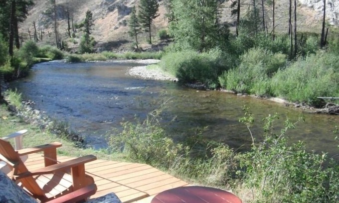 Conner House | Riverhouse Retreat on East Fork of the Bitterroot - Stunning Views & Tranquility