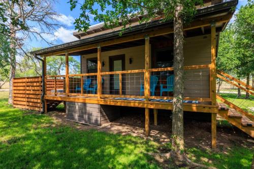 Fredericksburg House | Rivers Edge Cottages with Hot Tub
