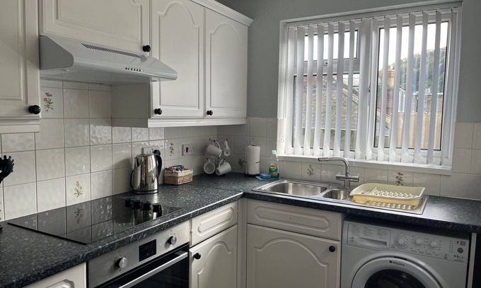Dartmouth Apartment | Riverside 6 - Three Bedroom Apartment, Sleeps 6