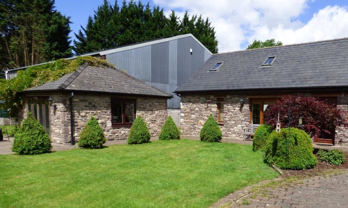 Gilwern Cottage | Riverside Barn