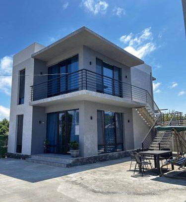 Poti Cabin | Riverside Cotagge