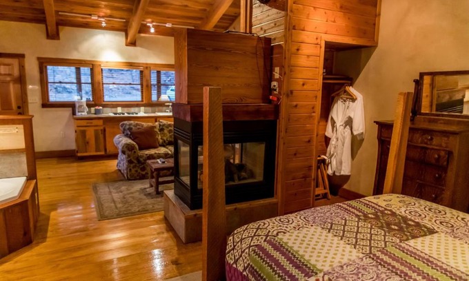 Ruidoso House | Riverside Cottage #24