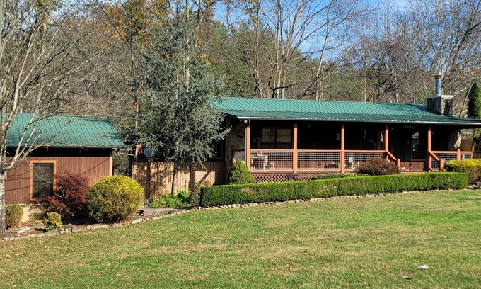 Sevierville Cabin | Riverside Dreamin