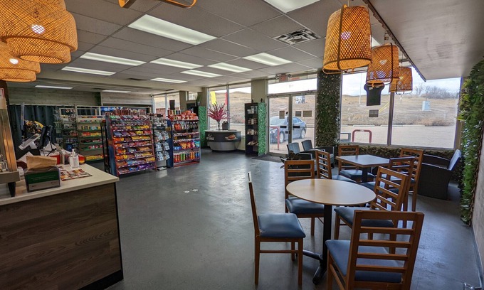 Medicine Hat Hotel | Riverside Motel & Suites