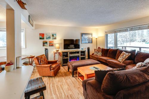 Fairbanks House | Riverside Retreat Cozy Fairbanks Home with View