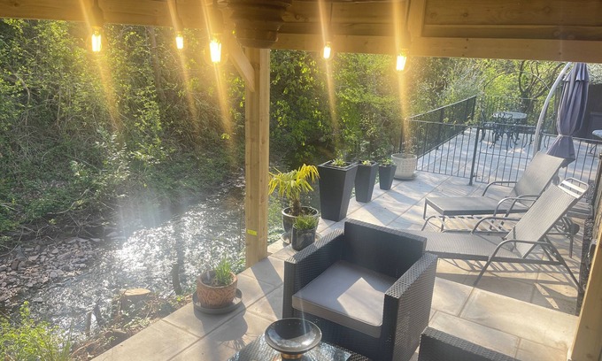 Abergavenny House | Riverside Two Bedroom Townhouse in Abergavenny with Car Charger.