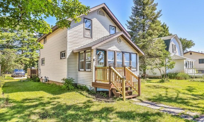 Eagle River House | Riverview Cottage