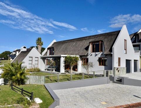 Still Bay House | Riverview