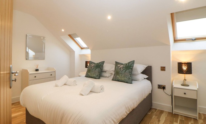 Roundham Cottage | Riviera Heights