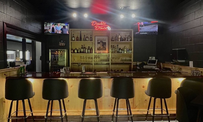 Petal Hotel | Road House Hotel & RV Park