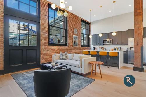 Arts/Warehouse District House | Roami at The Lola Group Friendly #81