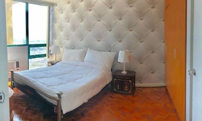 Ermita Condo | Robinson Place 68 sq.m Entire One Condo Unit i