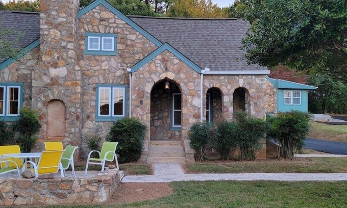 Dandridge House | Rock of Ages, a mid-century modern gem