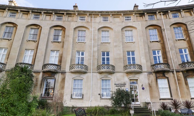 Weston-super-Mare Apartment | ROCKHAVEN, pet friendly, with a garden in Weston-Super-Mare